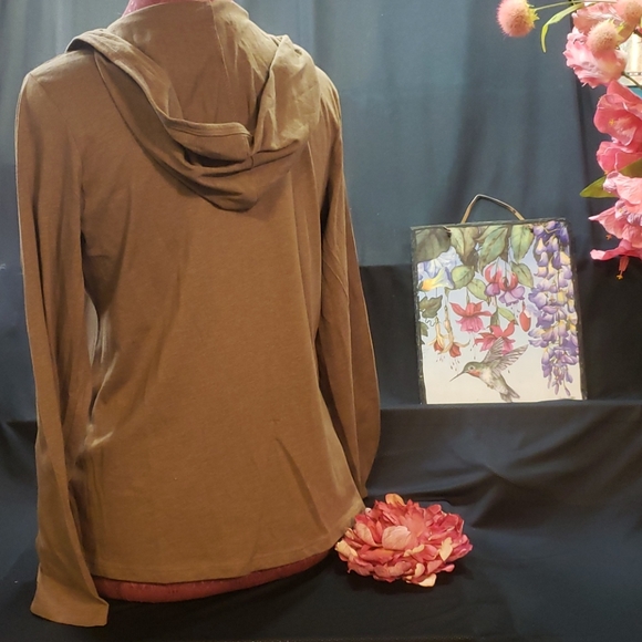 Brown Zip up hoodie Sz Large with design on front. - Picture 4 of 6